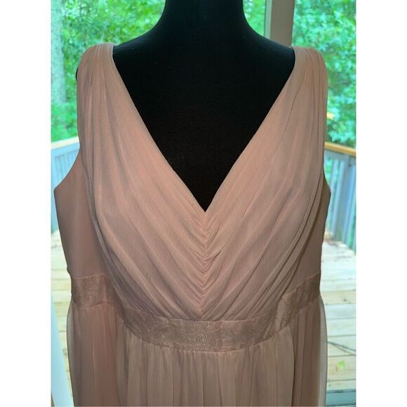 David’s Bridal Soft Pink Maxi Dress - Picture 4 of 8